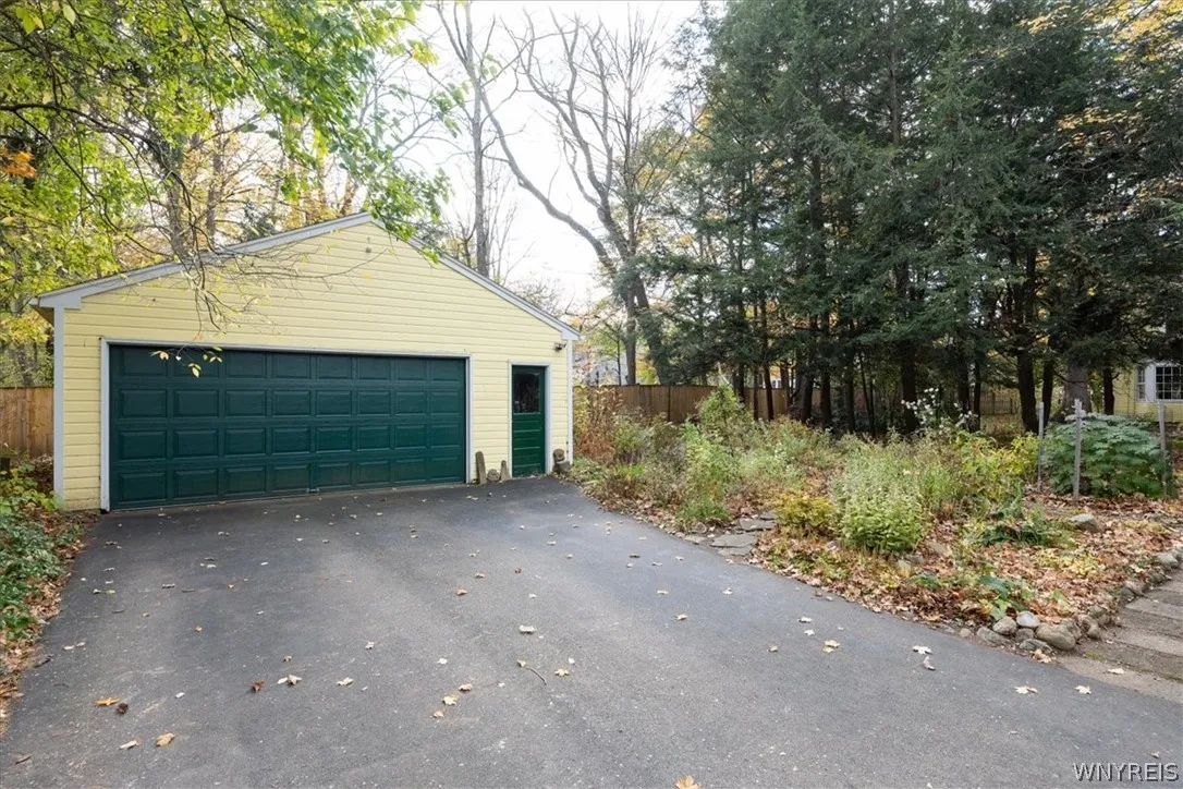 170 Pine St, Aurora, New York 14052, Aurora, New York 14052, 4 Bedroom Bedrooms, 11 Room Rooms,2 BathroomBathrooms,Residential,For Sale,170 Pine St, Aurora, New York 14052,0,B1725696
