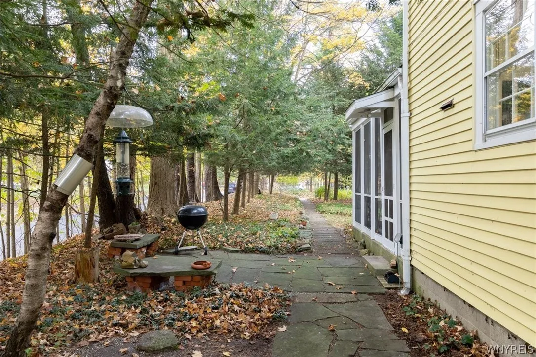170 Pine St, Aurora, New York 14052, Aurora, New York 14052, 4 Bedroom Bedrooms, 11 Room Rooms,2 BathroomBathrooms,Residential,For Sale,170 Pine St, Aurora, New York 14052,0,B1725696