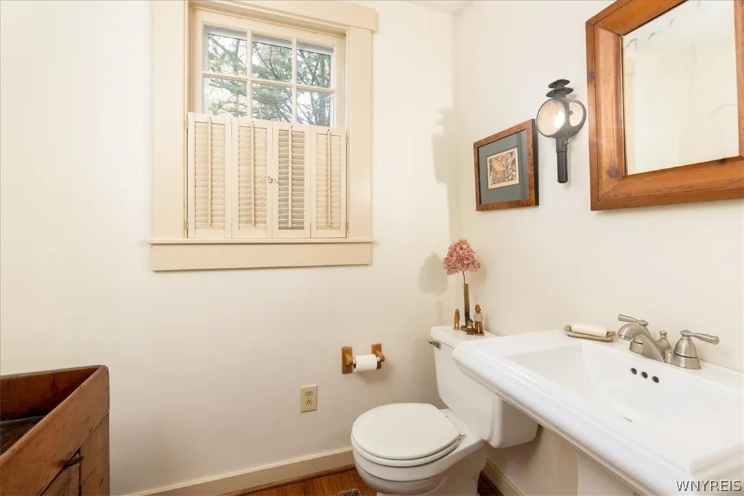 170 Pine St, Aurora, New York 14052, Aurora, New York 14052, 4 Bedroom Bedrooms, 11 Room Rooms,2 BathroomBathrooms,Residential,For Sale,170 Pine St, Aurora, New York 14052,0,B1725696