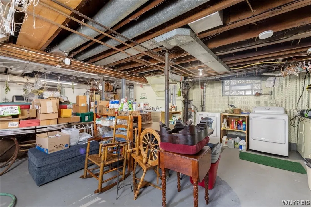 170 Pine St, Aurora, New York 14052, Aurora, New York 14052, 4 Bedroom Bedrooms, 11 Room Rooms,2 BathroomBathrooms,Residential,For Sale,170 Pine St, Aurora, New York 14052,0,B1725696