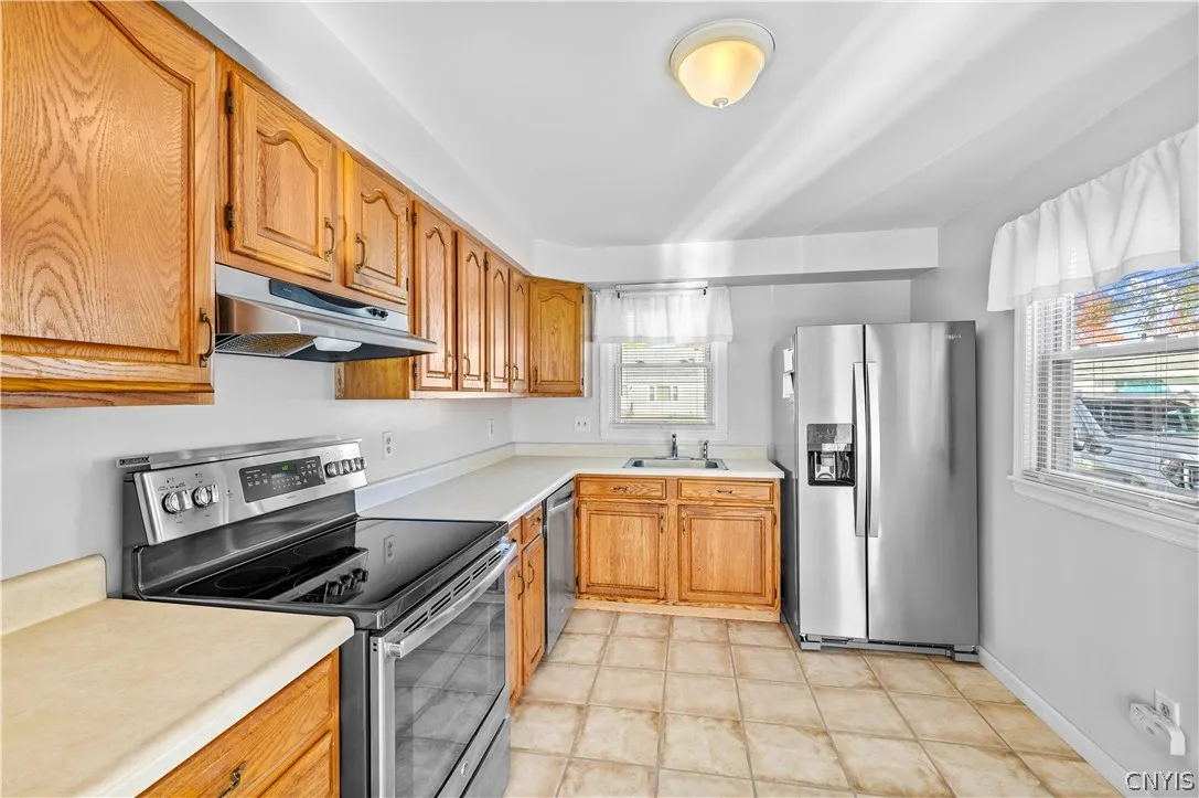 918 Armory Drive, Utica, New York 13501, Utica, New York 13501, 3 Bedroom Bedrooms, 8 Room Rooms,1 BathroomBathrooms,Residential,For Sale,918 Armory Drive, Utica, New York 13501,0,S1725582