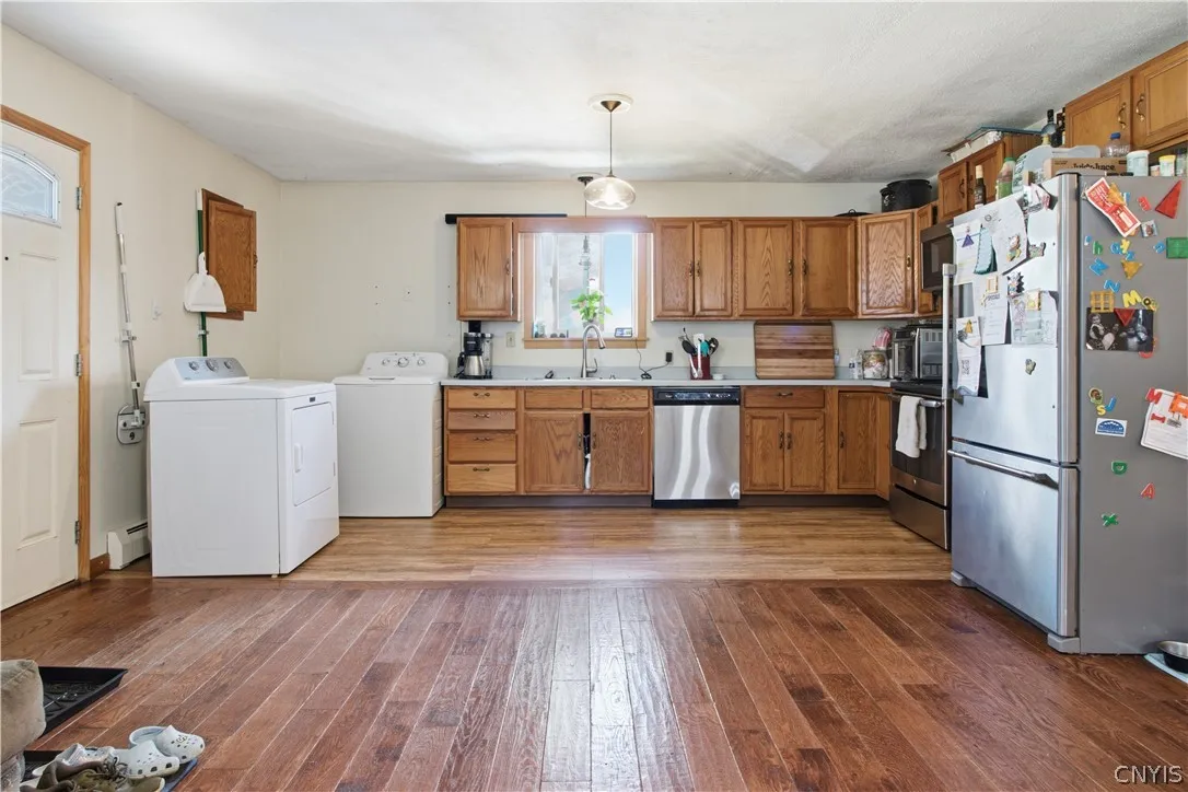 Upstairs unit kithen