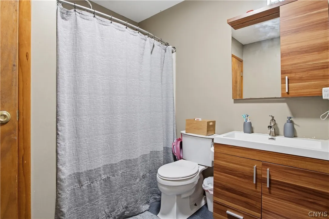 Upstairs unit bathroom