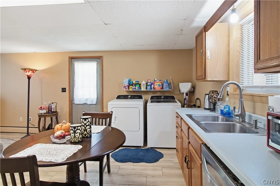 6762 North Lakeshore Road, Verona, New York 13478, Verona, New York 13162, 6 Bedroom Bedrooms, ,2 BathroomBathrooms,Residential,For Sale,6762 North Lakeshore Road, Verona, New York 13478,0,S1722588