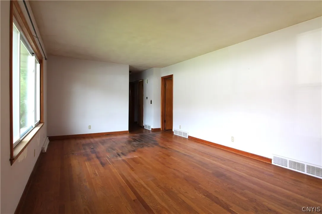 101 Clarence Drive, Cicero, New York 13212, Cicero, New York 13212, 2 Bedroom Bedrooms, 6 Room Rooms,1 BathroomBathrooms,Residential,For Sale,101 Clarence Drive, Cicero, New York 13212,0,S1725273