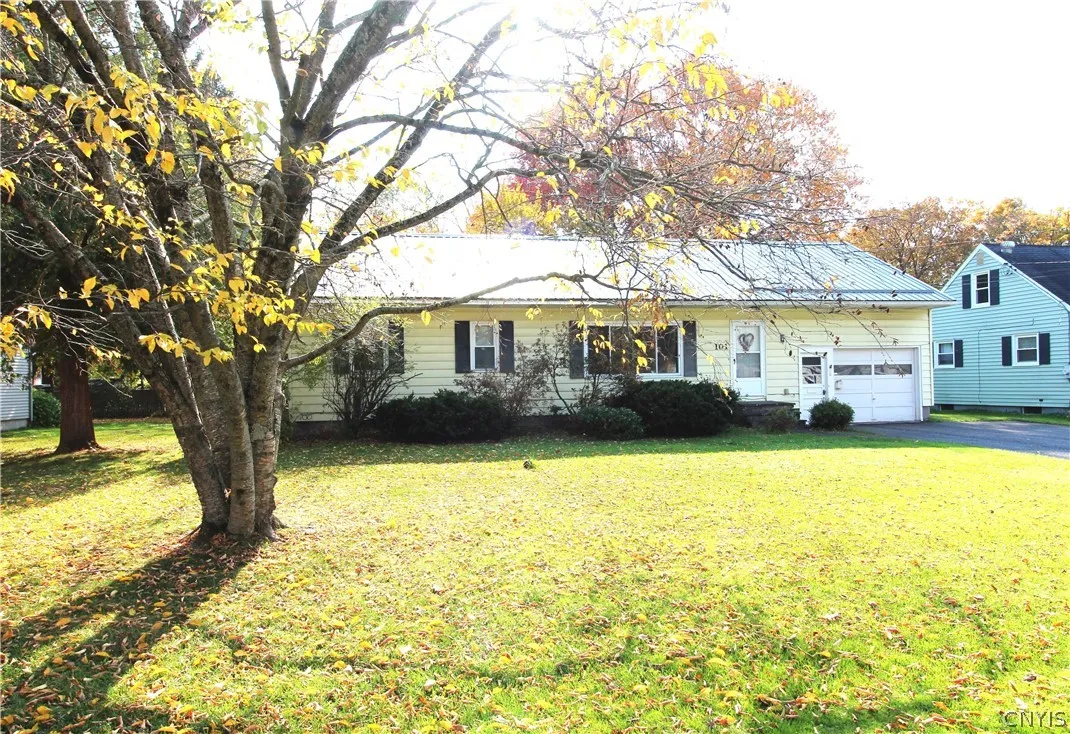 101 Clarence Drive, Cicero, New York 13212, Cicero, New York 13212, 2 Bedroom Bedrooms, 6 Room Rooms,1 BathroomBathrooms,Residential,For Sale,101 Clarence Drive, Cicero, New York 13212,0,S1725273