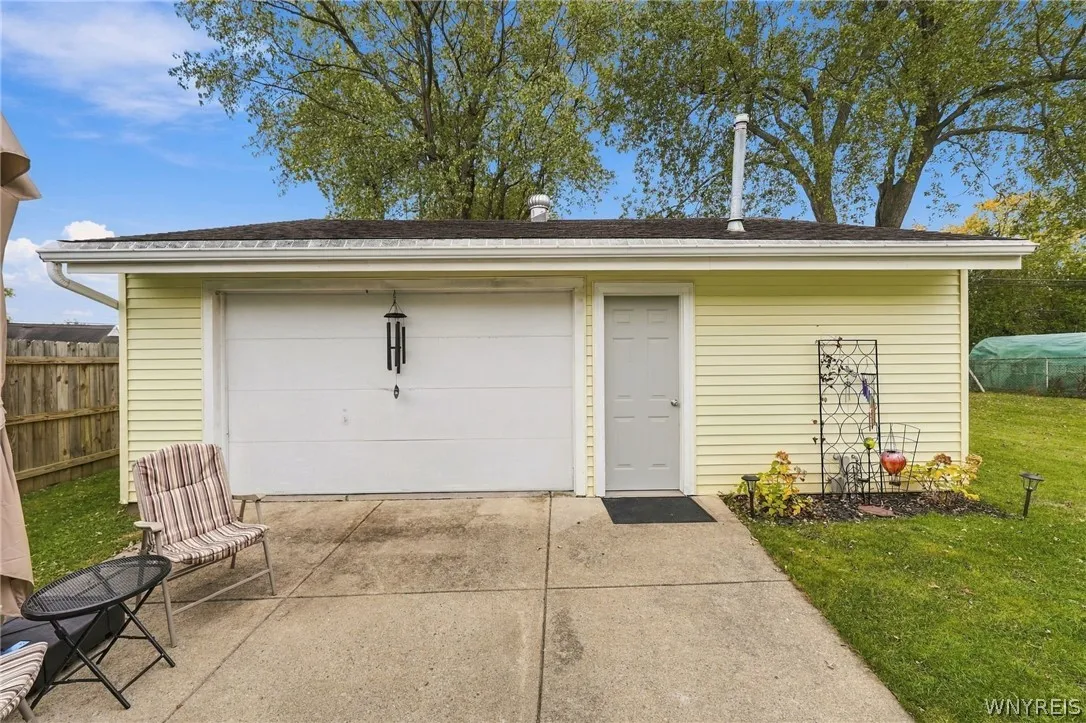 173 Coronation Drive, Amherst, New York 14226, Amherst, New York 14226, 3 Bedroom Bedrooms, 5 Room Rooms,1 BathroomBathrooms,Residential,For Sale,173 Coronation Drive, Amherst, New York 14226,0,B1724614