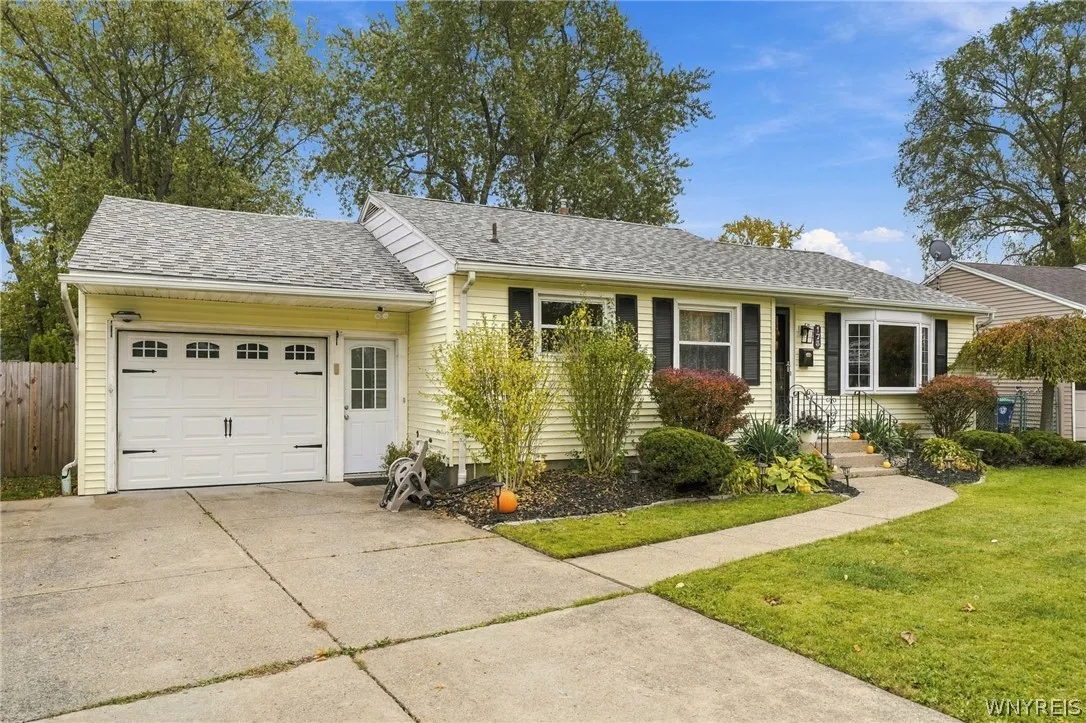 173 Coronation Drive, Amherst, New York 14226, Amherst, New York 14226, 3 Bedroom Bedrooms, 5 Room Rooms,1 BathroomBathrooms,Residential,For Sale,173 Coronation Drive, Amherst, New York 14226,0,B1724614