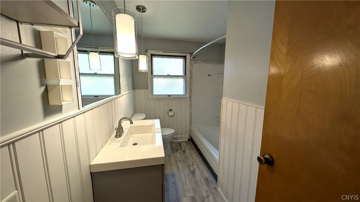 303 Woods Avenue North, Salina, New York 13206, Salina, New York 13206, 2 Bedroom Bedrooms, 5 Room Rooms,2 BathroomBathrooms,Residential,For Sale,303 Woods Avenue North, Salina, New York 13206,0,S1725544