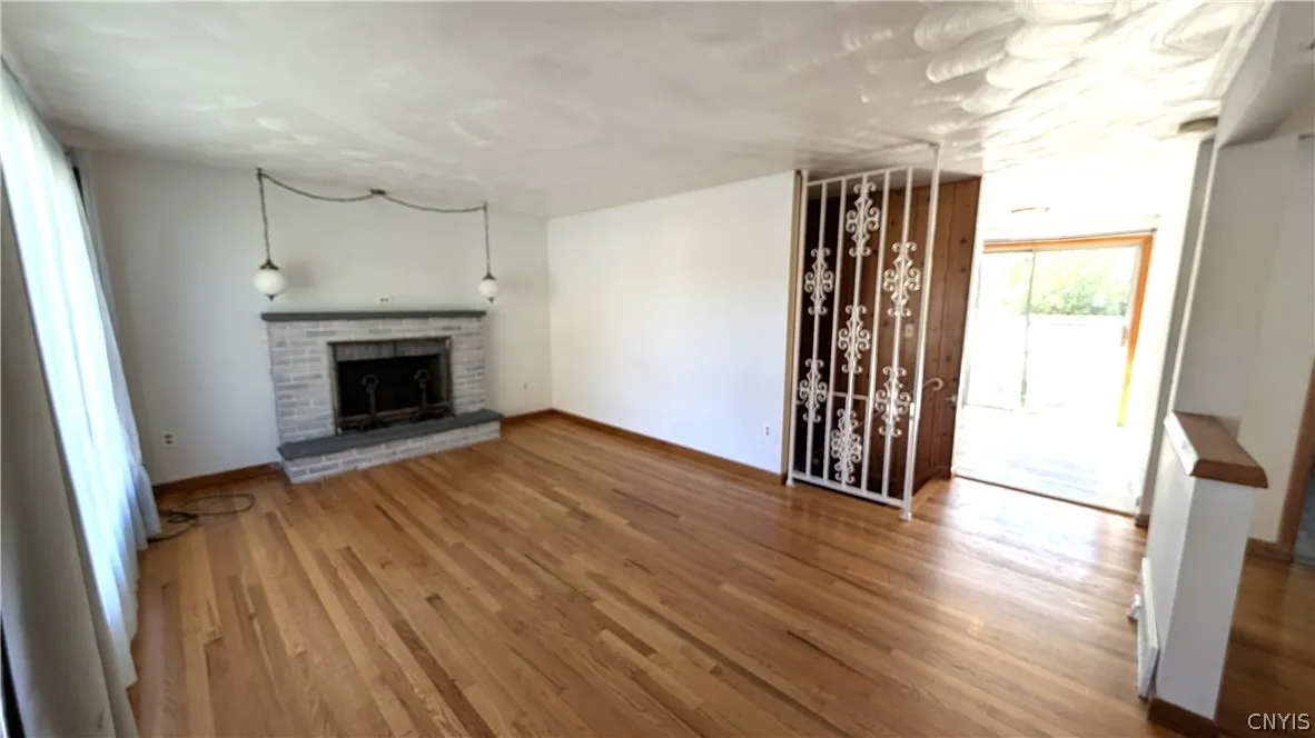 303 Woods Avenue North, Salina, New York 13206, Salina, New York 13206, 2 Bedroom Bedrooms, 5 Room Rooms,2 BathroomBathrooms,Residential,For Sale,303 Woods Avenue North, Salina, New York 13206,0,S1725544