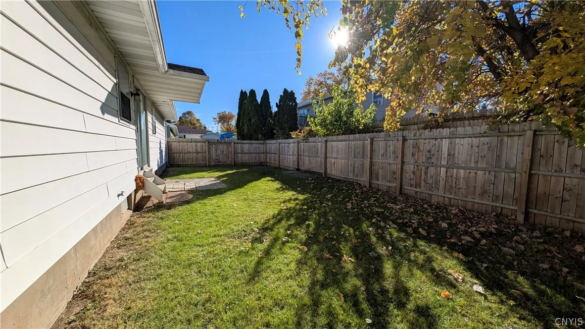 303 Woods Avenue North, Salina, New York 13206, Salina, New York 13206, 2 Bedroom Bedrooms, 5 Room Rooms,2 BathroomBathrooms,Residential,For Sale,303 Woods Avenue North, Salina, New York 13206,0,S1725544