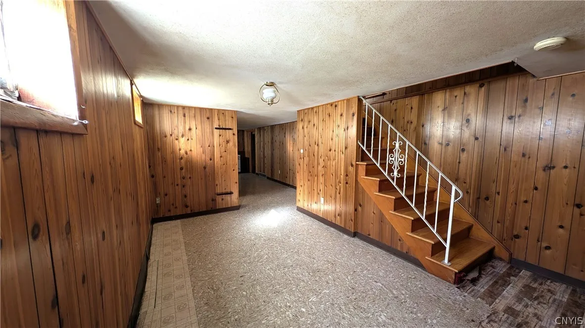 303 Woods Avenue North, Salina, New York 13206, Salina, New York 13206, 2 Bedroom Bedrooms, 5 Room Rooms,2 BathroomBathrooms,Residential,For Sale,303 Woods Avenue North, Salina, New York 13206,0,S1725544