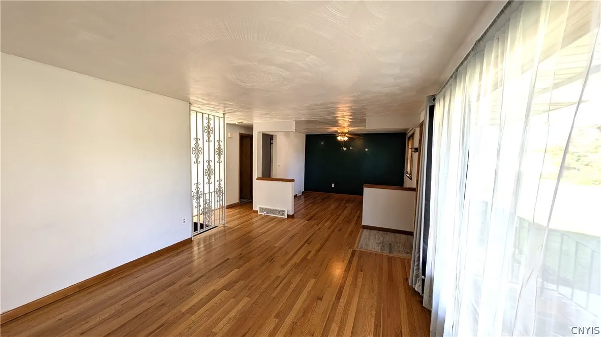 303 Woods Avenue North, Salina, New York 13206, Salina, New York 13206, 2 Bedroom Bedrooms, 5 Room Rooms,2 BathroomBathrooms,Residential,For Sale,303 Woods Avenue North, Salina, New York 13206,0,S1725544
