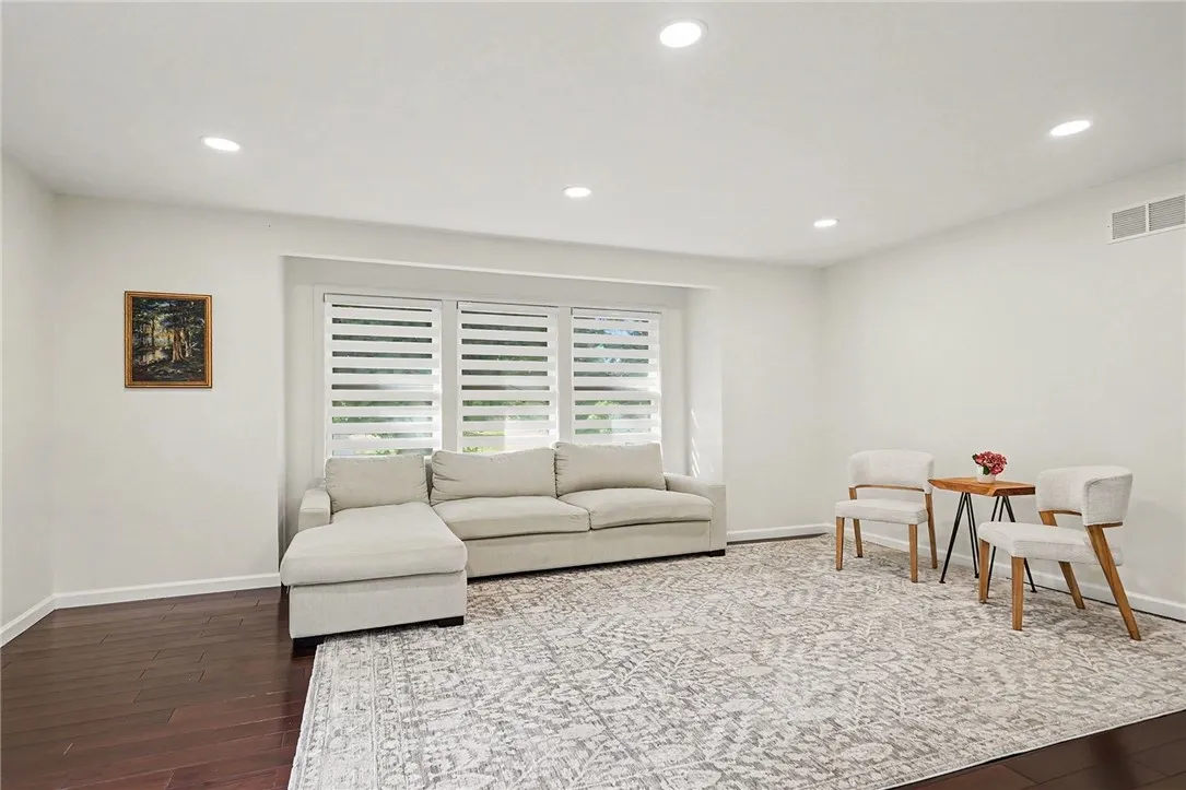 8 Hillview Drive, Irondequoit, New York 14622, Irondequoit, New York 14622, 3 Bedroom Bedrooms, 5 Room Rooms,2 BathroomBathrooms,Residential,For Sale,8 Hillview Drive, Irondequoit, New York 14622,0,R1725689