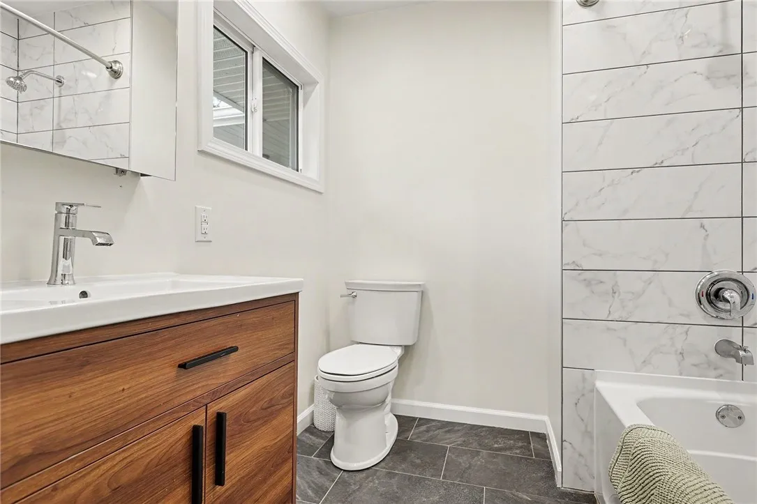 8 Hillview Drive, Irondequoit, New York 14622, Irondequoit, New York 14622, 3 Bedroom Bedrooms, 5 Room Rooms,2 BathroomBathrooms,Residential,For Sale,8 Hillview Drive, Irondequoit, New York 14622,0,R1725689