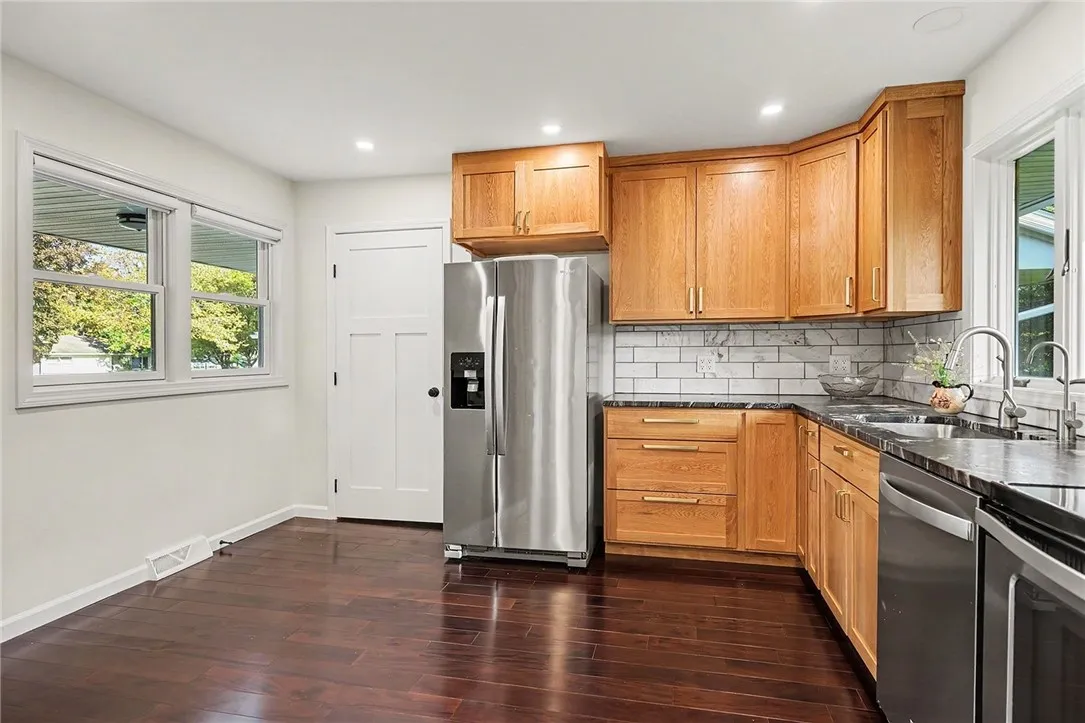 8 Hillview Drive, Irondequoit, New York 14622, Irondequoit, New York 14622, 3 Bedroom Bedrooms, 5 Room Rooms,2 BathroomBathrooms,Residential,For Sale,8 Hillview Drive, Irondequoit, New York 14622,0,R1725689