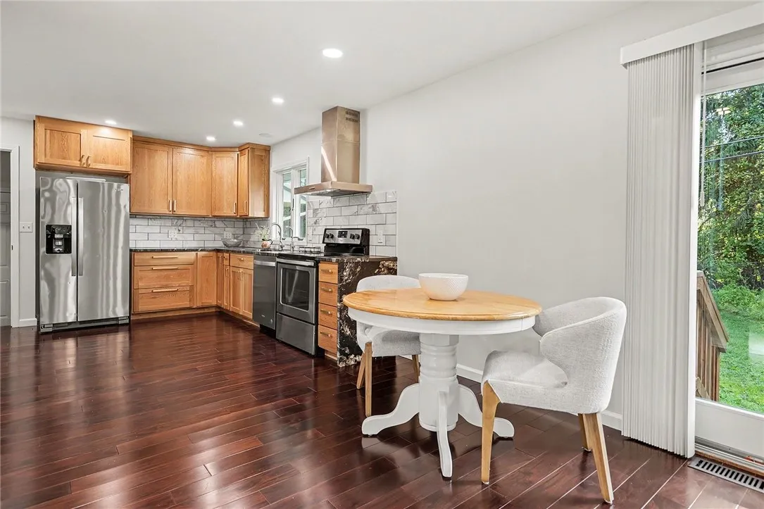 8 Hillview Drive, Irondequoit, New York 14622, Irondequoit, New York 14622, 3 Bedroom Bedrooms, 5 Room Rooms,2 BathroomBathrooms,Residential,For Sale,8 Hillview Drive, Irondequoit, New York 14622,0,R1725689