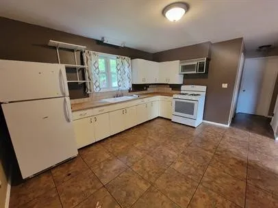 4 Meadow Street, Seneca Falls, New York 13148, Seneca Falls, New York 13148, 2 Bedroom Bedrooms, 2 Room Rooms,1 BathroomBathrooms,Residential Lease,For Rent,4 Meadow Street, Seneca Falls, New York 13148,0,R1725752