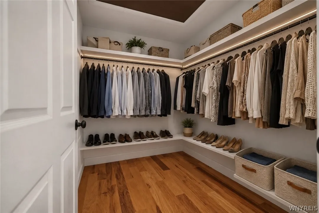 Virtual image, shelfs are not included