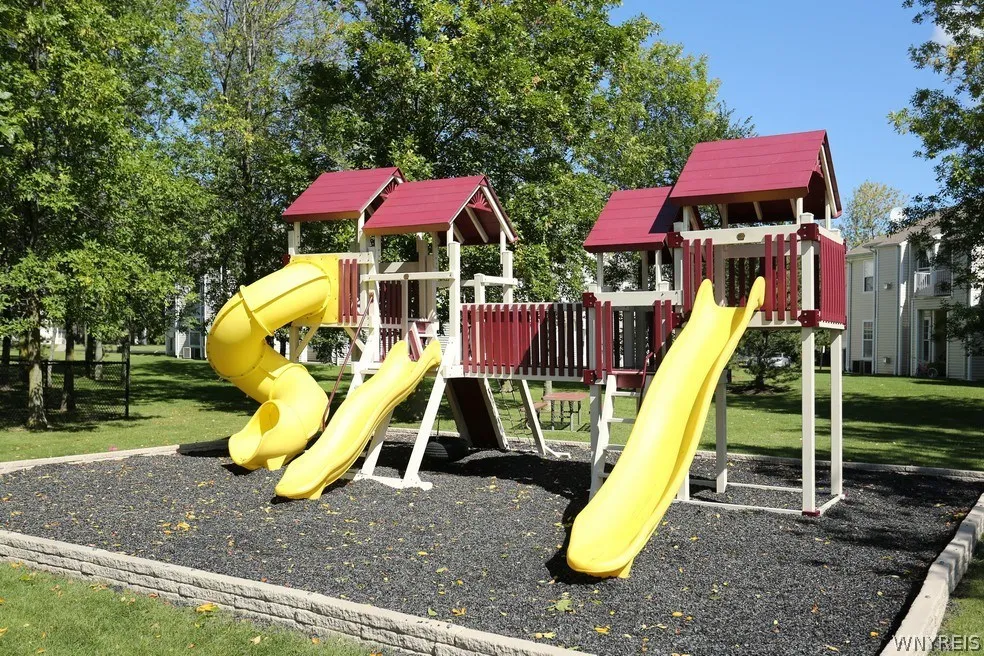 10 Arielle Court D/e - Plan, Amherst, New York 142, Amherst, New York 14221, 3 Bedrooms Bedrooms, 5 Rooms Rooms,2 BathroomsBathrooms,Residential Lease,For Rent,10 Arielle Court D/e - Plan, Amherst, New York 142,0,B482283