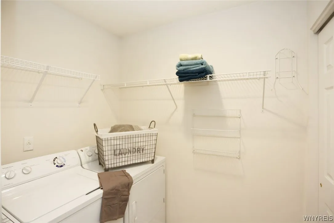 4100 Stonegate #2 Lane Townhome, Amherst, New York, Amherst, New York 14221, 2 Bedrooms Bedrooms, 6 Rooms Rooms,1 BathroomBathrooms,Residential Lease,For Rent,4100 Stonegate #2 Lane Townhome, Amherst, New York,0,B465431