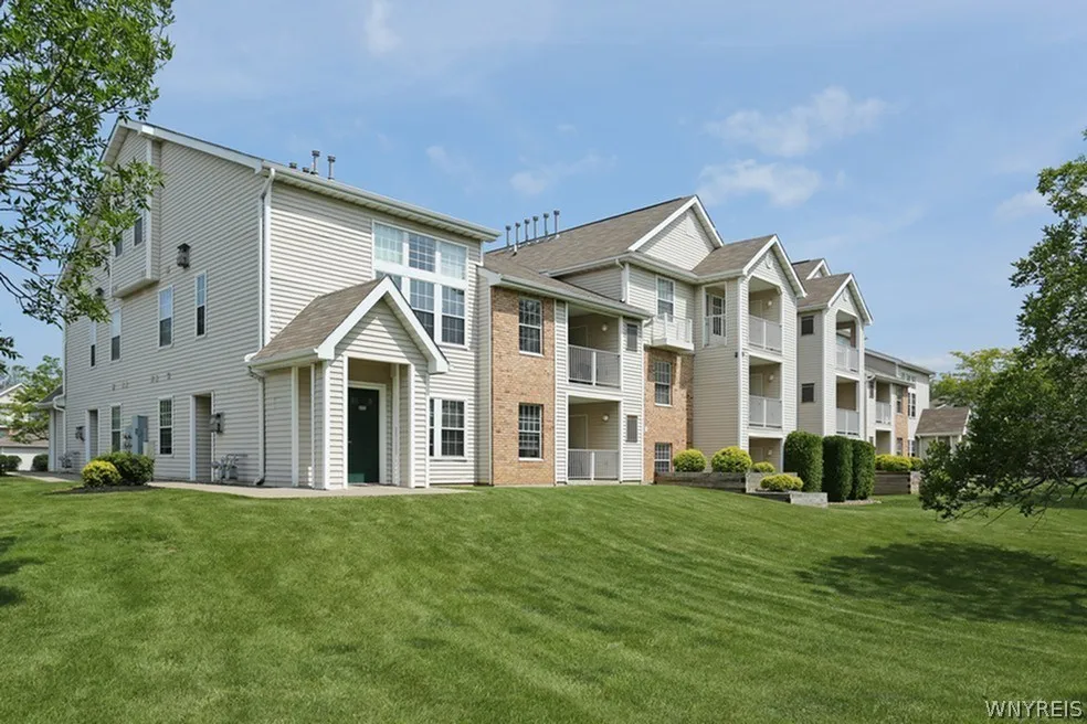 25 Spring Meadow Drive C-plan, Amherst, New York 1, Amherst, New York 14221, 2 Bedrooms Bedrooms, 5 Rooms Rooms,1 BathroomBathrooms,Residential Lease,For Rent,25 Spring Meadow Drive C-plan, Amherst, New York 1,0,B1011672