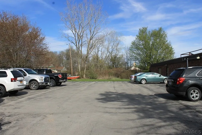 7121 Rochester Road, Lockport Town, New York 14094, Lockport Town, New York 14094, ,Commercial Sale,For Sale,7121 Rochester Road, Lockport Town, New York 14094,B1047025