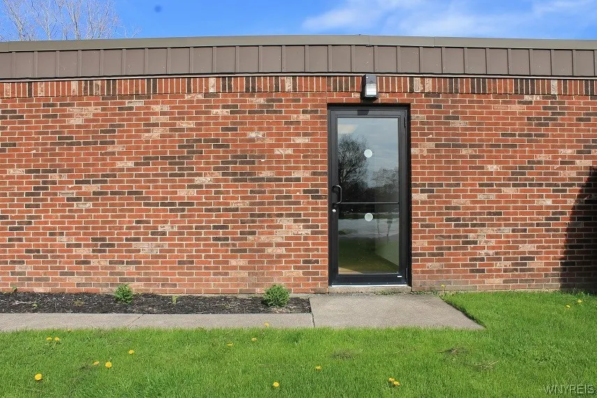 7121 Rochester Road, Lockport Town, New York 14094, Lockport Town, New York 14094, ,Commercial Sale,For Sale,7121 Rochester Road, Lockport Town, New York 14094,B1047025