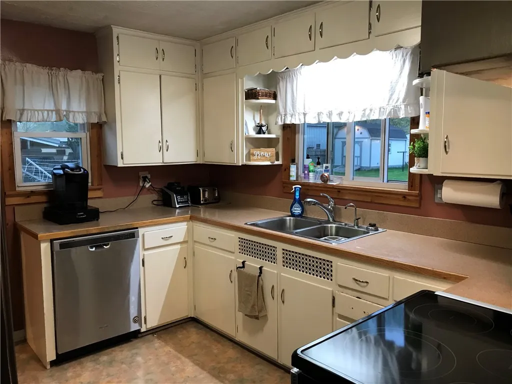 4819 Center, Campbell, New York 14821, Campbell, New York 14821, 3 Bedrooms Bedrooms, 7 Rooms Rooms,1 BathroomBathrooms,Residential,Closed,4819 Center, Campbell, New York 14821,0,R1334235