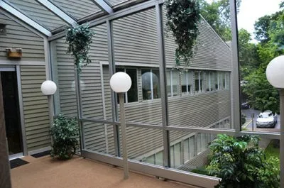 100 Linden Oaks