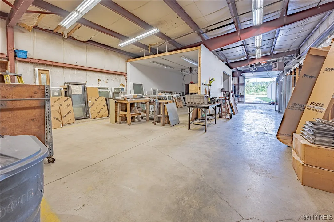 Warehouse/Garage/Workshop