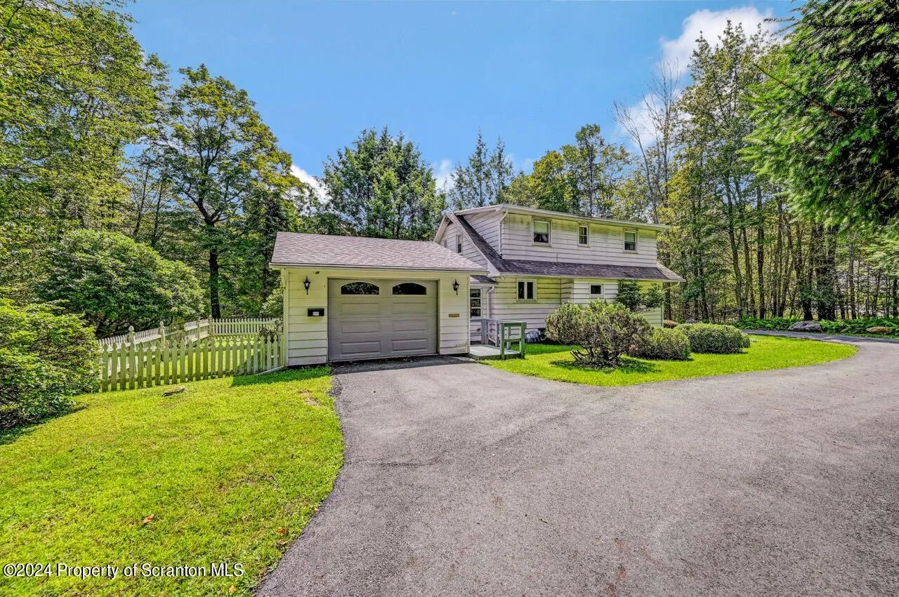 811 Clifton Beach Road, Clifton Twp, Pennsylvania 18424, 4 Bedrooms Bedrooms, 7 Rooms Rooms,2 BathroomsBathrooms,Residential,For Sale,CLIFTON BEACH ROAD,SC4272