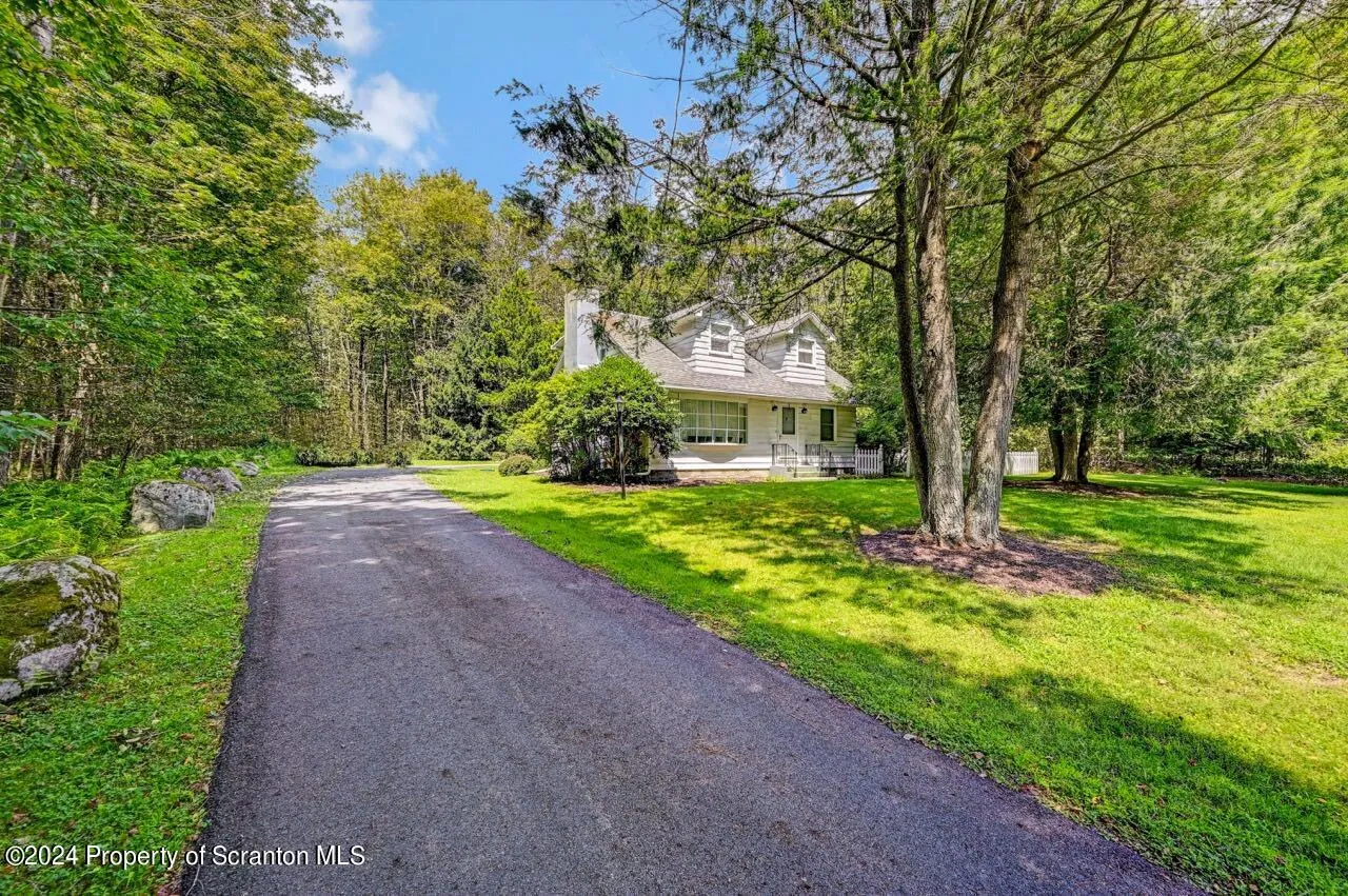 811 Clifton Beach Road, Clifton Twp, Pennsylvania 18424, 4 Bedrooms Bedrooms, 7 Rooms Rooms,2 BathroomsBathrooms,Residential,For Sale,CLIFTON BEACH ROAD,SC4272