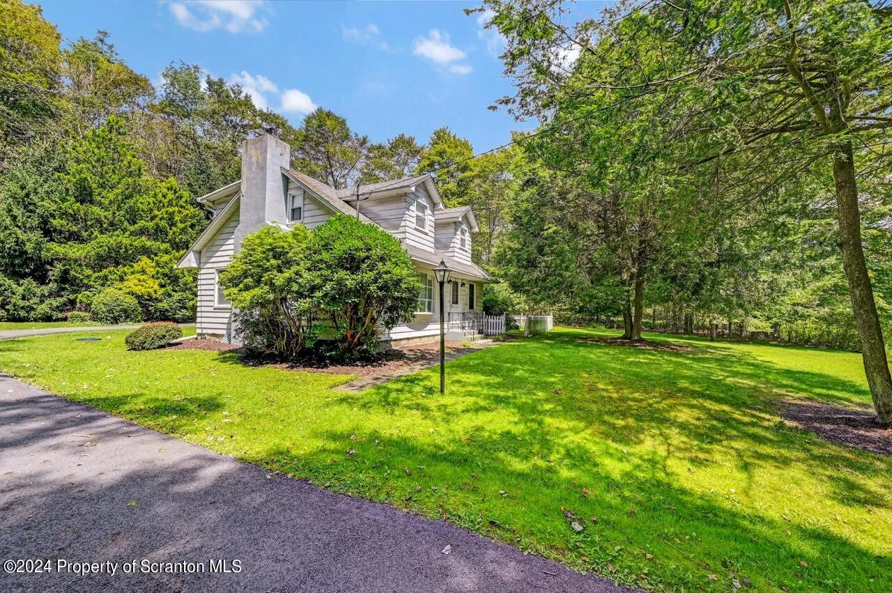 811 Clifton Beach Road, Clifton Twp, Pennsylvania 18424, 4 Bedrooms Bedrooms, 7 Rooms Rooms,2 BathroomsBathrooms,Residential,For Sale,CLIFTON BEACH ROAD,SC4272