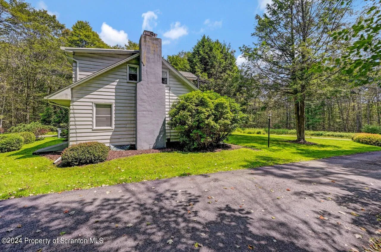 811 Clifton Beach Road, Clifton Twp, Pennsylvania 18424, 4 Bedrooms Bedrooms, 7 Rooms Rooms,2 BathroomsBathrooms,Residential,For Sale,CLIFTON BEACH ROAD,SC4272