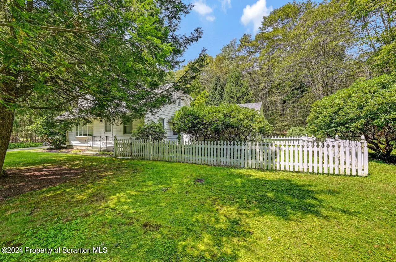 811 Clifton Beach Road, Clifton Twp, Pennsylvania 18424, 4 Bedrooms Bedrooms, 7 Rooms Rooms,2 BathroomsBathrooms,Residential,For Sale,CLIFTON BEACH ROAD,SC4272