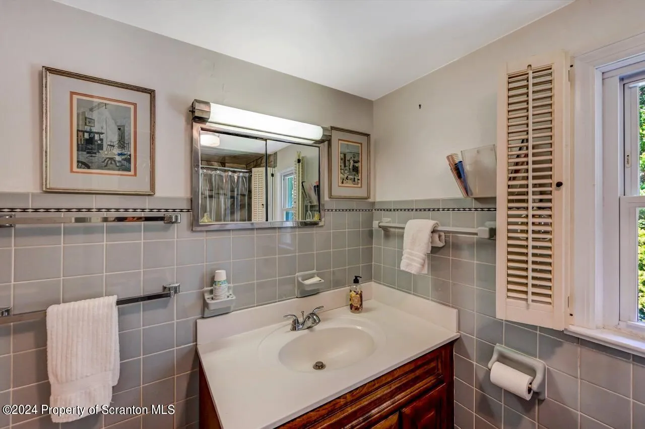 811 Clifton Beach Road, Clifton Twp, Pennsylvania 18424, 4 Bedrooms Bedrooms, 7 Rooms Rooms,2 BathroomsBathrooms,Residential,For Sale,CLIFTON BEACH ROAD,SC4272