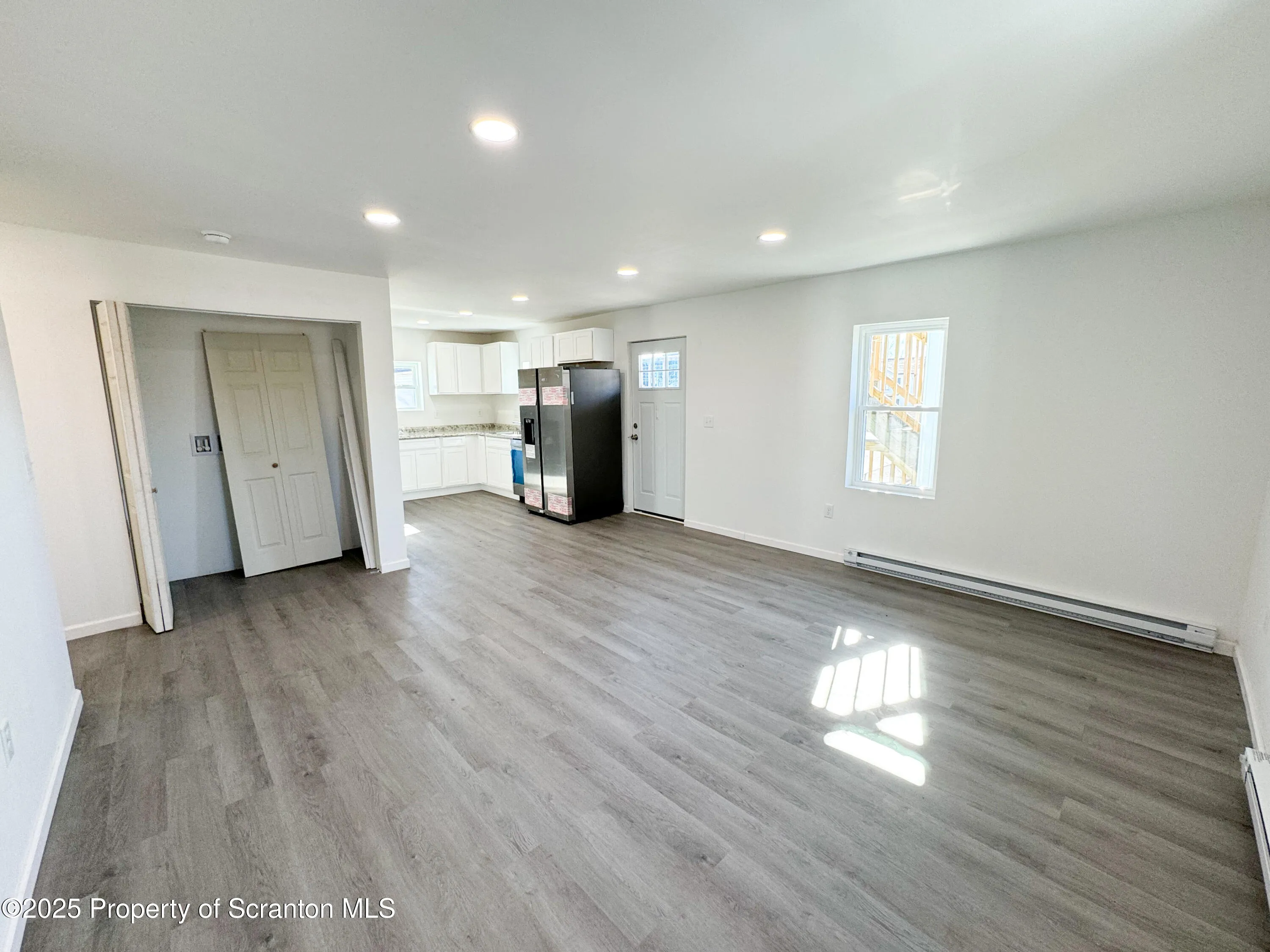 305 Willow Street Unit Rear 2, Scranton, Pennsylvania 18505, 4 Bedrooms Bedrooms, 5 Rooms Rooms,1 BathroomBathrooms,Residential Lease,For Rent,Willow,SC250854
