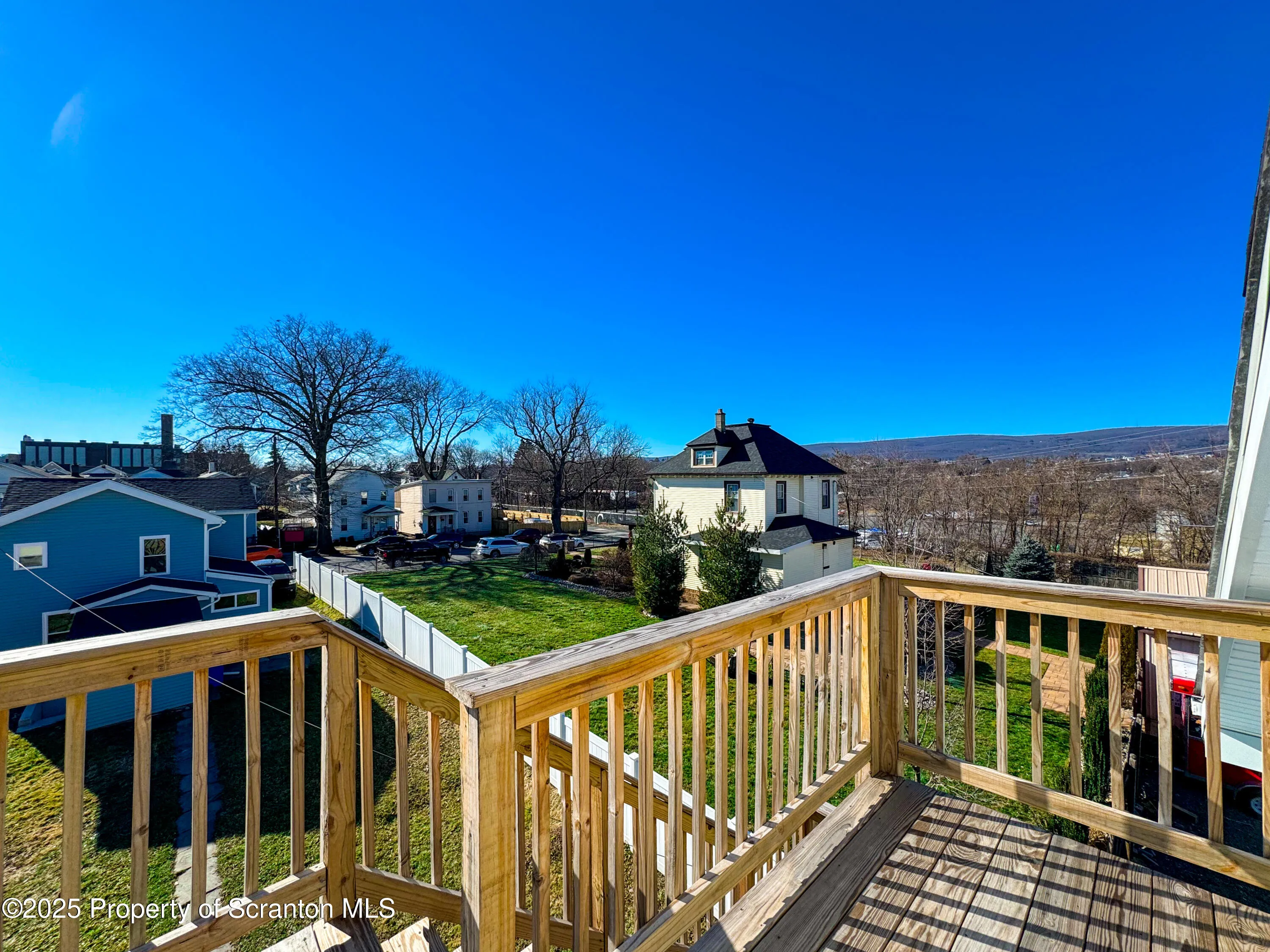 305 Willow Street Unit Rear 2, Scranton, Pennsylvania 18505, 4 Bedrooms Bedrooms, 5 Rooms Rooms,1 BathroomBathrooms,Residential Lease,For Rent,Willow,SC250854