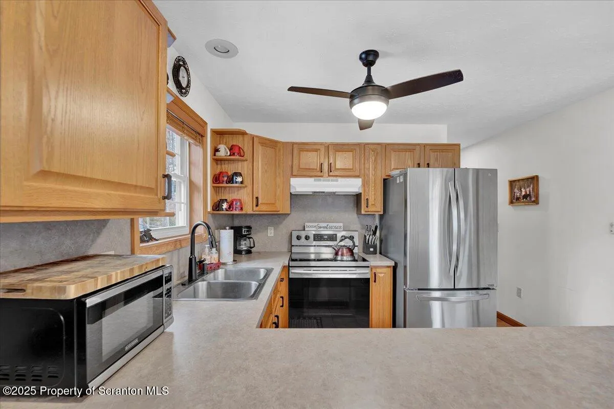 7 Sheffick Road Unit - 707, Clifton Twp, Pennsylvania 18424, 4 Bedrooms Bedrooms, 10 Rooms Rooms,3 BathroomsBathrooms,Residential,For Sale,Sheffick,SC250915