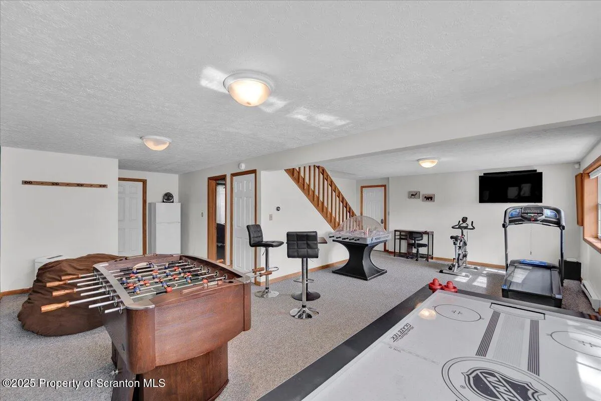 7 Sheffick Road Unit - 707, Clifton Twp, Pennsylvania 18424, 4 Bedrooms Bedrooms, 10 Rooms Rooms,3 BathroomsBathrooms,Residential,For Sale,Sheffick,SC250915