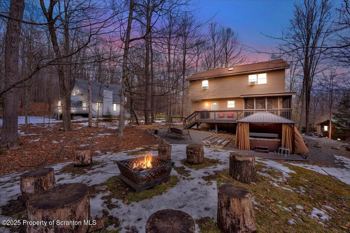 7 Sheffick Road Unit - 707, Clifton Twp, Pennsylvania 18424, 4 Bedrooms Bedrooms, 10 Rooms Rooms,3 BathroomsBathrooms,Residential,For Sale,Sheffick,SC250915