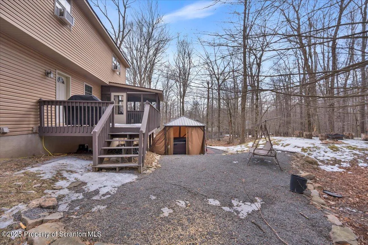 7 Sheffick Road Unit - 707, Clifton Twp, Pennsylvania 18424, 4 Bedrooms Bedrooms, 10 Rooms Rooms,3 BathroomsBathrooms,Residential,For Sale,Sheffick,SC250915