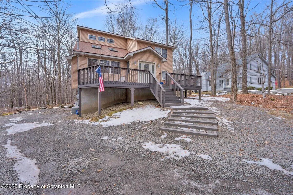 7 Sheffick Road Unit - 707, Clifton Twp, Pennsylvania 18424, 4 Bedrooms Bedrooms, 10 Rooms Rooms,3 BathroomsBathrooms,Residential,For Sale,Sheffick,SC250915