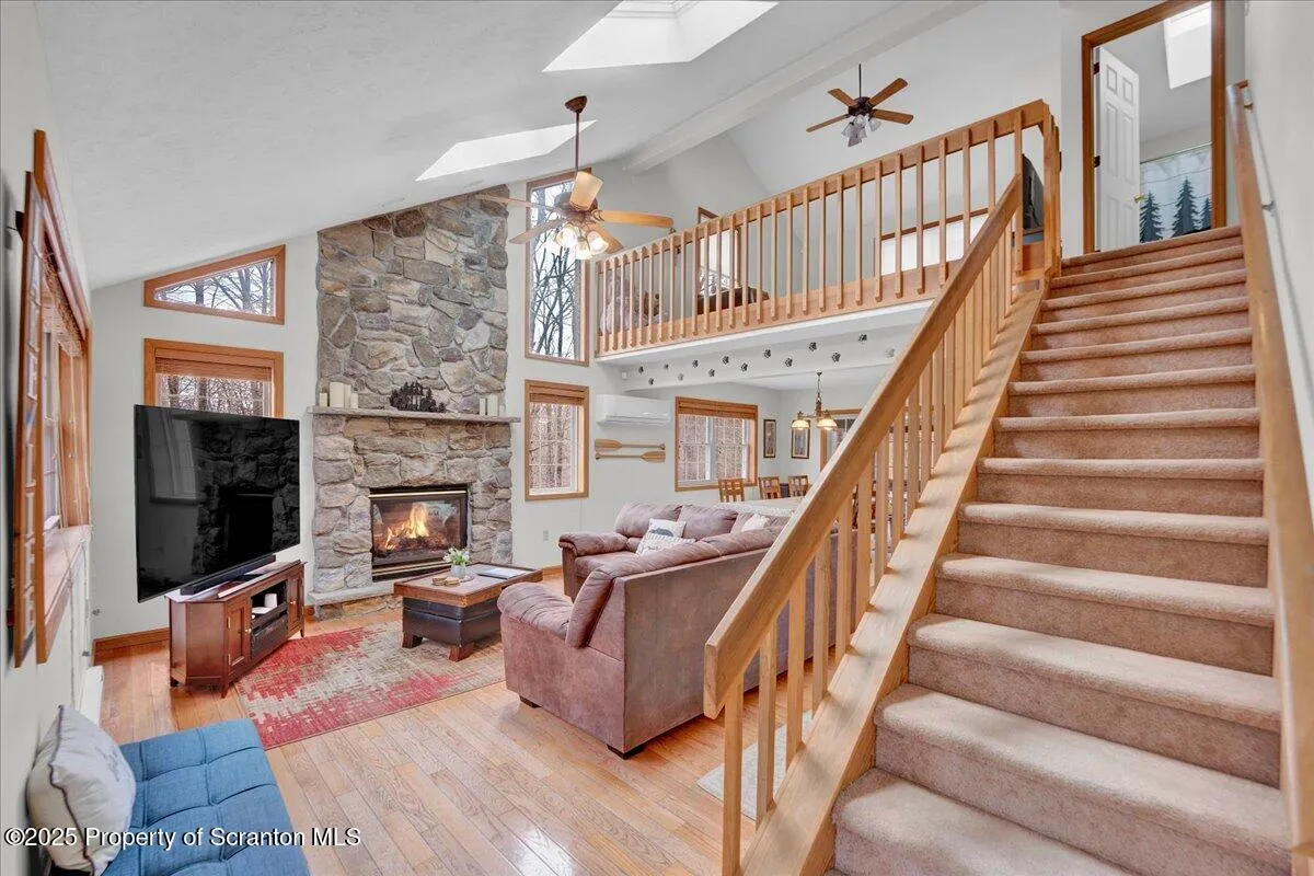7 Sheffick Road Unit - 707, Clifton Twp, Pennsylvania 18424, 4 Bedrooms Bedrooms, 10 Rooms Rooms,3 BathroomsBathrooms,Residential,For Sale,Sheffick,SC250915