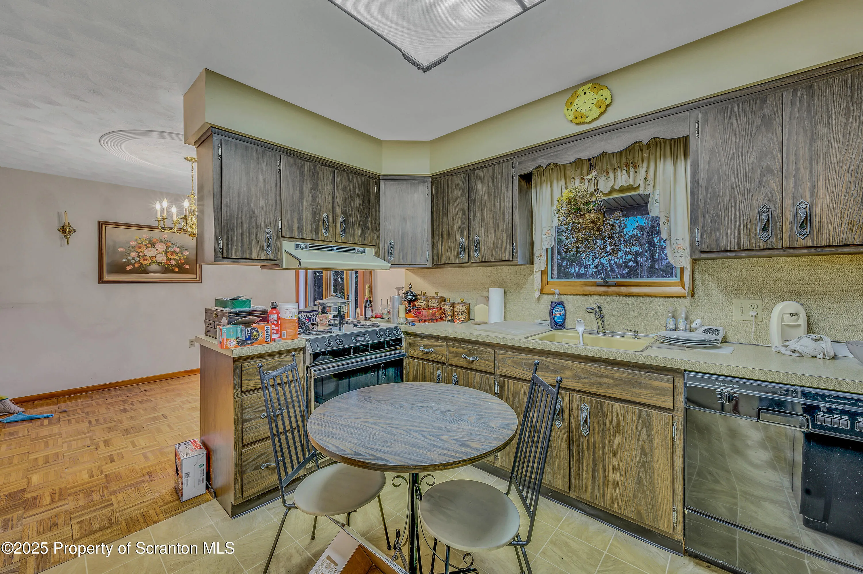 616 Hospital Street, Taylor, Pennsylvania 18517, 4 Bedrooms Bedrooms, 9 Rooms Rooms,3 BathroomsBathrooms,Residential,For Sale,Hospital,SC251537