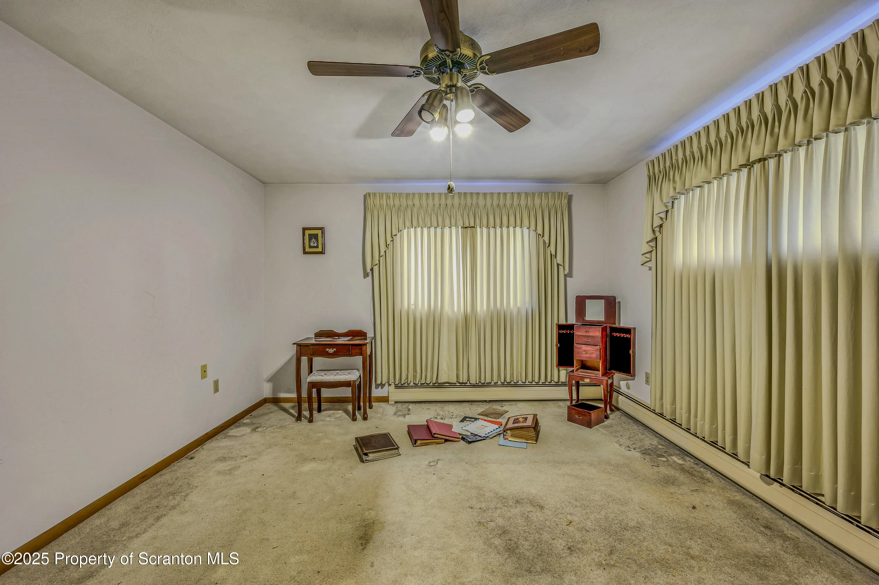 616 Hospital Street, Taylor, Pennsylvania 18517, 4 Bedrooms Bedrooms, 9 Rooms Rooms,3 BathroomsBathrooms,Residential,For Sale,Hospital,SC251537