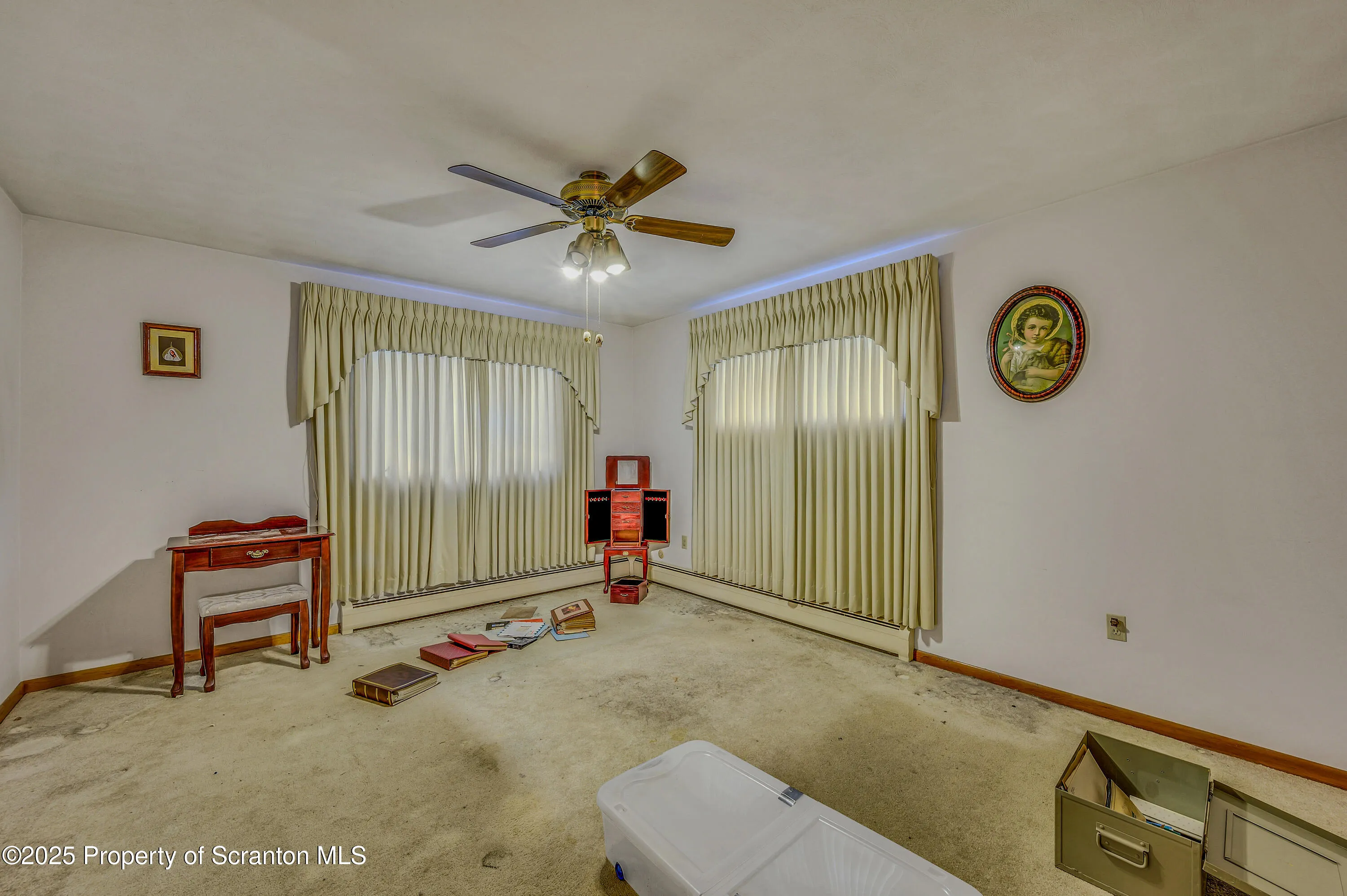 616 Hospital Street, Taylor, Pennsylvania 18517, 4 Bedrooms Bedrooms, 9 Rooms Rooms,3 BathroomsBathrooms,Residential,For Sale,Hospital,SC251537