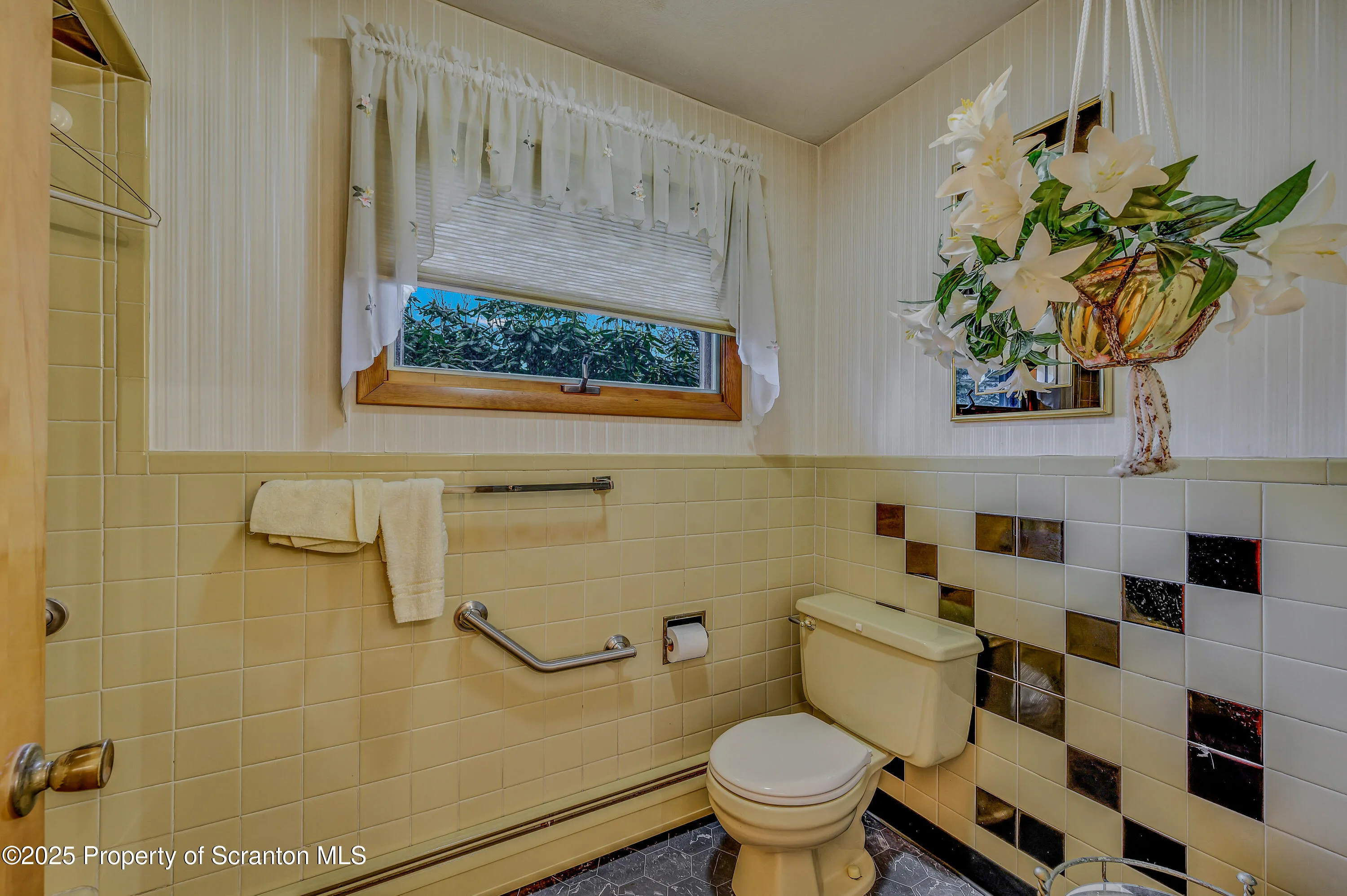 616 Hospital Street, Taylor, Pennsylvania 18517, 4 Bedrooms Bedrooms, 9 Rooms Rooms,3 BathroomsBathrooms,Residential,For Sale,Hospital,SC251537