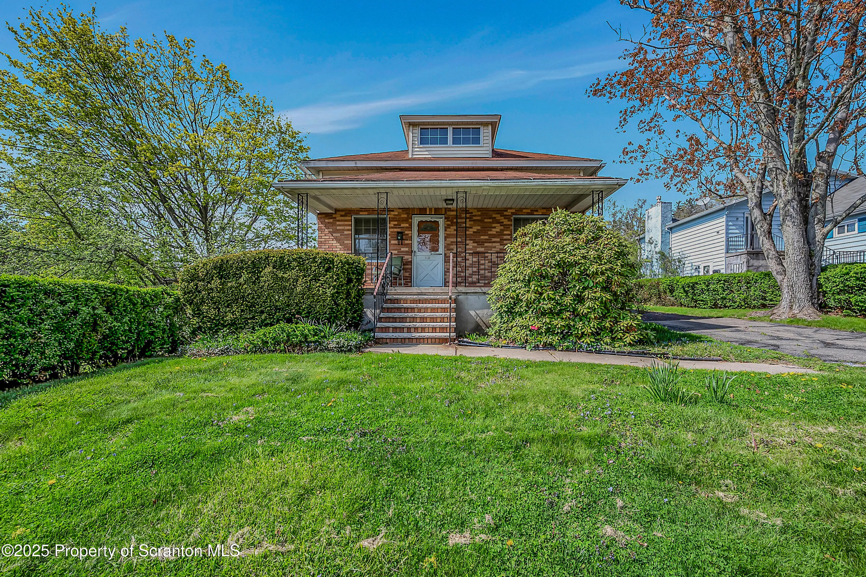 108 Armstrong Avenue, Clarks Green, Pennsylvania 18411, 3 Bedrooms Bedrooms, 7 Rooms Rooms,2 BathroomsBathrooms,Residential,For Sale,Armstrong,SC252008